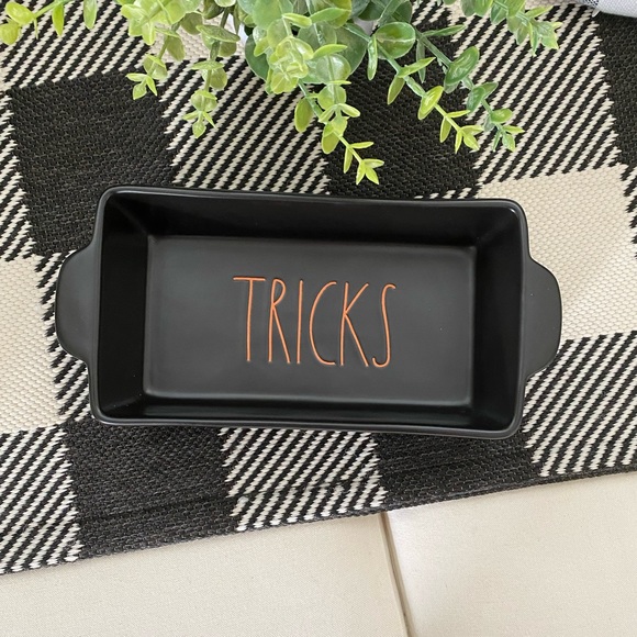 Rae Dunn TRICKS Loaf Pan - Picture 1 of 3